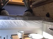 To je Karel. Dodávku Volkswagen Transporter 5 si studentka s pomocí p�átel...