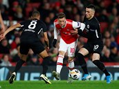 Mesut Özil v utkání EL s Frankfurtem.