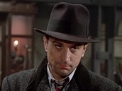 Mladý vrah. Robert De Niro jako David Noodles Aaronson.