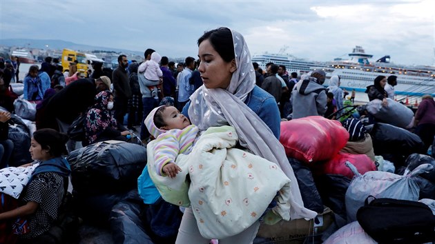 ecké a italské úady se potýkají s tisíci nevyízených ádostí od uprchlík.