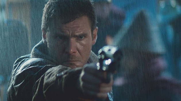Harrison Ford ve filmu Blade Runner (1982). Reie: Ridley Scott.