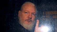 Ukonete muen zakladatele Wikileaks, vyzv na 120 lka. Jeho stav se lep, reaguje Assangev mluv