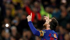 Barcelona se dky hattricku Messiho udrela v ele La Ligy o skre ped Realem