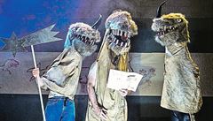 Bájní jednoro�ci. Tomá� Procházka, Veronika �vábová a Ane�ka Kalivodová.