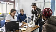 V klinice na snímku poskytují Lékai bez hranic ve spolupráci s místními úady...