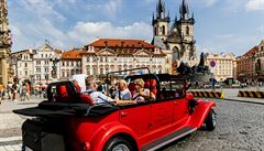 MACHALICKÁ: Jak projít Prahou a nepozvracet se? Z historického centra je ten nejpokleslejší lunapark