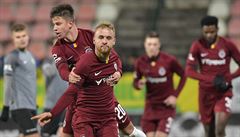 Adam Hložek (vlevo) a Martin Hašek se radují z gólu v Příbrami. | na serveru Lidovky.cz | aktuální zprávy