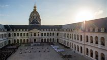 Ceremonil probhl v pask Invalidovn.