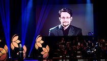 Edward Snowden vystoupil bhem veera na krtkm videu.