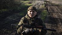 Ukrajinský voják v Doněcku. Boje mezi vládním vojskem a separatisty trvají již...