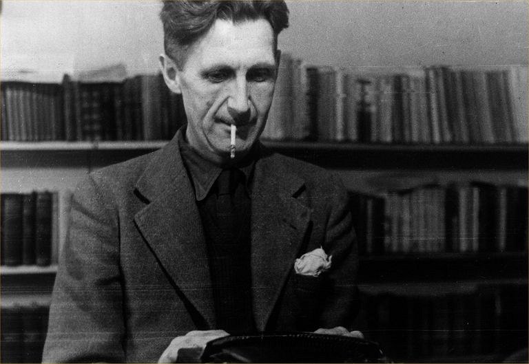George Orwell (1903–1950), anglický spisovatel.