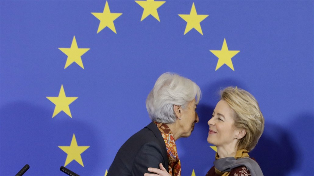 Dv eny ve vedení EU. Guvernérka Evropské centrální banky Christine Lagardeová...