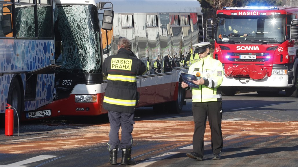 Autobus praské hromadné dopravy.