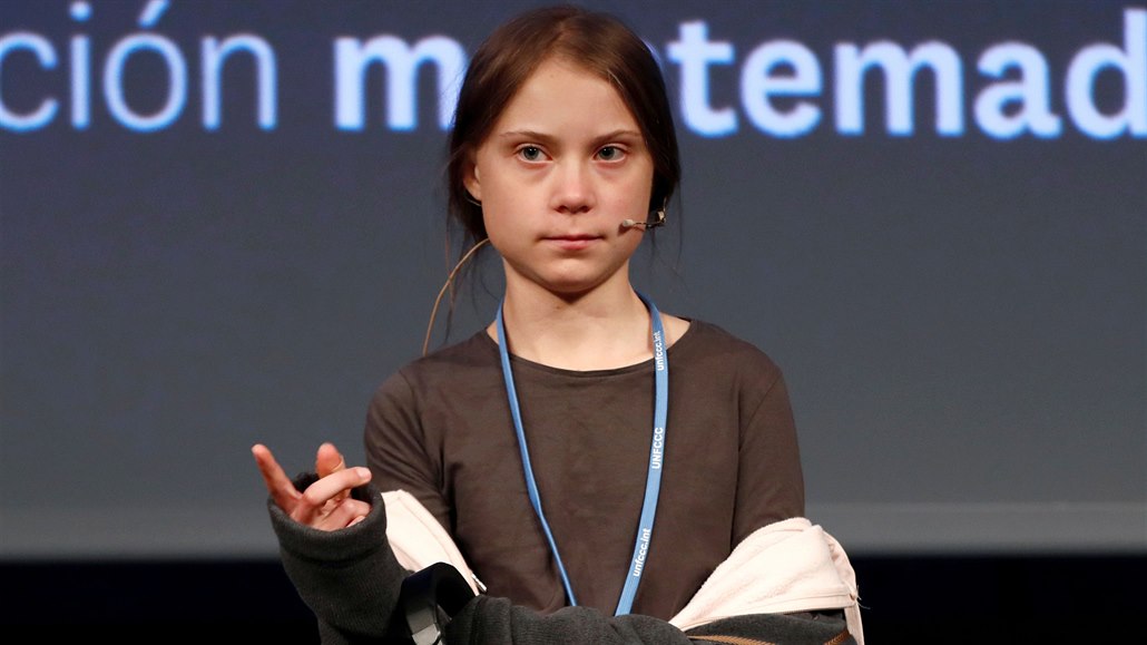 Greta Thunbergová promlouvá na summitu OSN v Madridu.