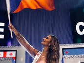 Kateina Kasanová na Miss World s eskou vlajkou.