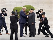 Americký prezident Donald Trump se v ervnu setkal se severokorejským vdcem v...