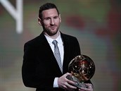 Argentinec Lionel Messi získal poesté trofej Zlatý mí.