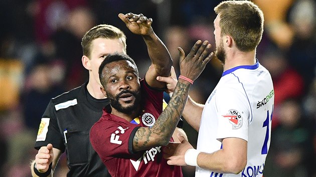 Poty�ka mezi Guélorem Kangou ze Sparty a Nikolajem Komli�enkem z Boleslavi.