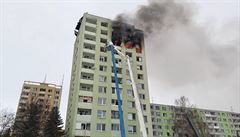 V budově uvázlo několik lidí a podle hasičů hrozí, že se dům zřítí. | na serveru Lidovky.cz | aktuální zprávy