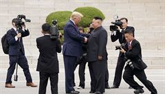 Americký prezident Donald Trump se v �ervnu setkal se severokorejským v�dcem v...