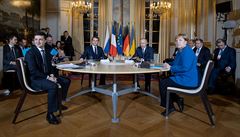 Summit normandské �ty�ky v Pa�í�i: Zleva ukrajinský prezident Volodymyr...