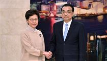 Sprvkyn Hongkongu Carrie Lamov a nsk premir Li Kche-chiang na setkn v...