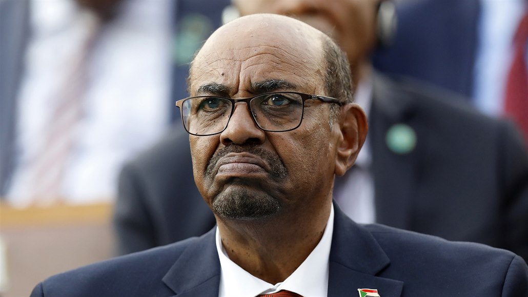 Bývalý súdánský prezident Umar Baír byl odsouzen za korupci a praní pinavých penz,