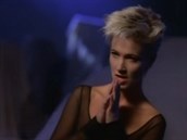 Marie Fredrikssonová v klipu Roxette It Must Have Been Love