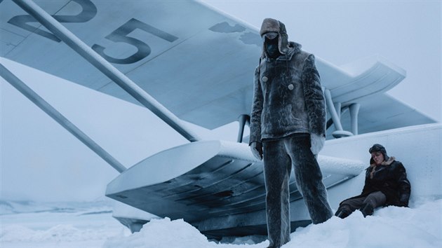 Snímek Amundsen (2019). Režie: Espen Sandberg.