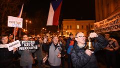 Protestní akce v Hradci Králové se podle odhad� policie, která na pr�vod m�stem...