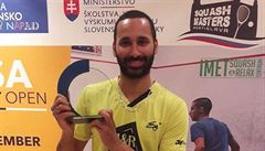 Daniel Mekbib se raduje z triumfu na turnaji PSA v Bratislavě.