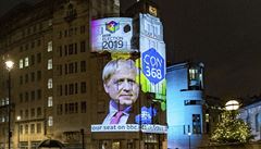 Výsledek prvního odhadu promítaný na Broadcasting Housev Londýn�.