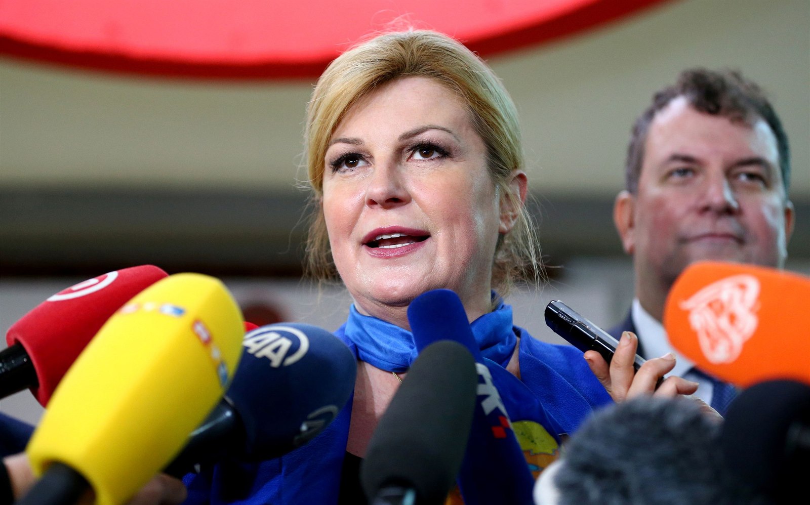 Chorvatská prezidentka nechtěně vyzvala voliče, aby volili jejího soupeře |  Svět | Lidovky.cz