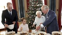 Britské listy píší, že královna nebude možná o Vánocích obklopena všemi svými...