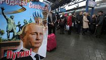 Domov, svoboda, Putin, pe se na transparentu jednoho z astnk uvtac...
