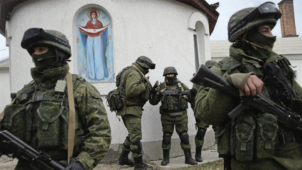 Zelení muíci. V únoru 2014 obsadili Krym neoznaení vojáci, a pozdji...