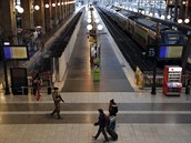 Ve Francii i na tdrý stávkují zamstnanci eleznic a paíského dopravního...