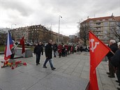 Demonstrace u pomníku marála Konva v Praze 6.