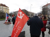 Demonstrace u pomníku marála Konva v Praze 6.