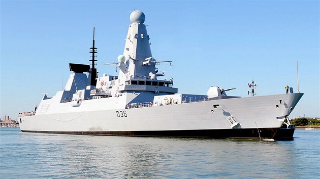 Torpédoborec HMS Defender.