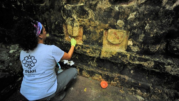 Archeologové objevili pozstatky mayského chrámu, který je starý pes 1000 let.
