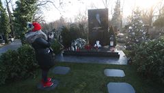 Fanou�ci zesnulého zp�váka Karla Gotta se u� mohou poklonit jeho památce na...