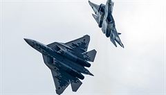 Su-57 je jednomístný dvoumotorový proudový stíhací letoun urený k niení vech...
