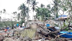Pes Filipny se pehnal tajfun Phanfone, na svdom m 16 obt