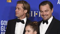 Brad Pitt, Julia Butters a Leonardo DiCaprio se divkm pedvedli ve snmku...