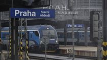 Porucha troleje v Praze zkomplikovala eleznin dopravu.