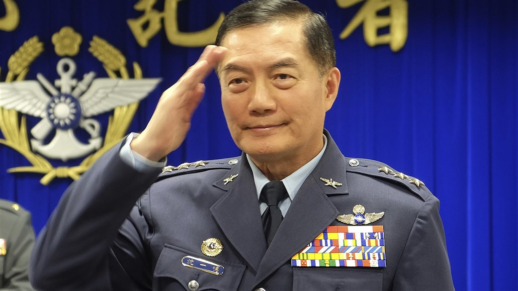 Tchajwanský náelník generálního tábu en I-ming zemel pi nehod armádního...