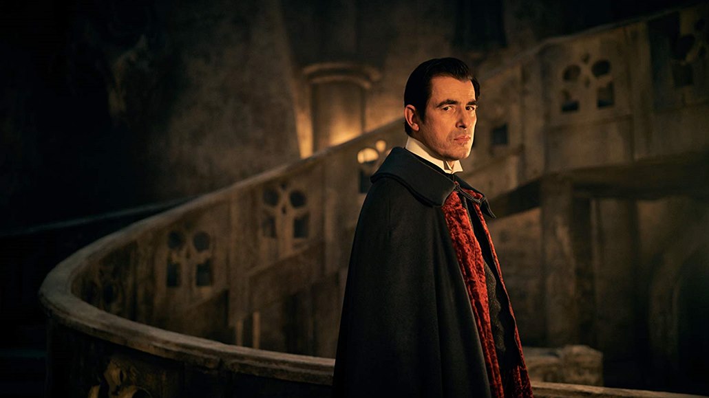 Minisérie Dracula (2020). Reie: Steven Moffat a Mark Gatiss.