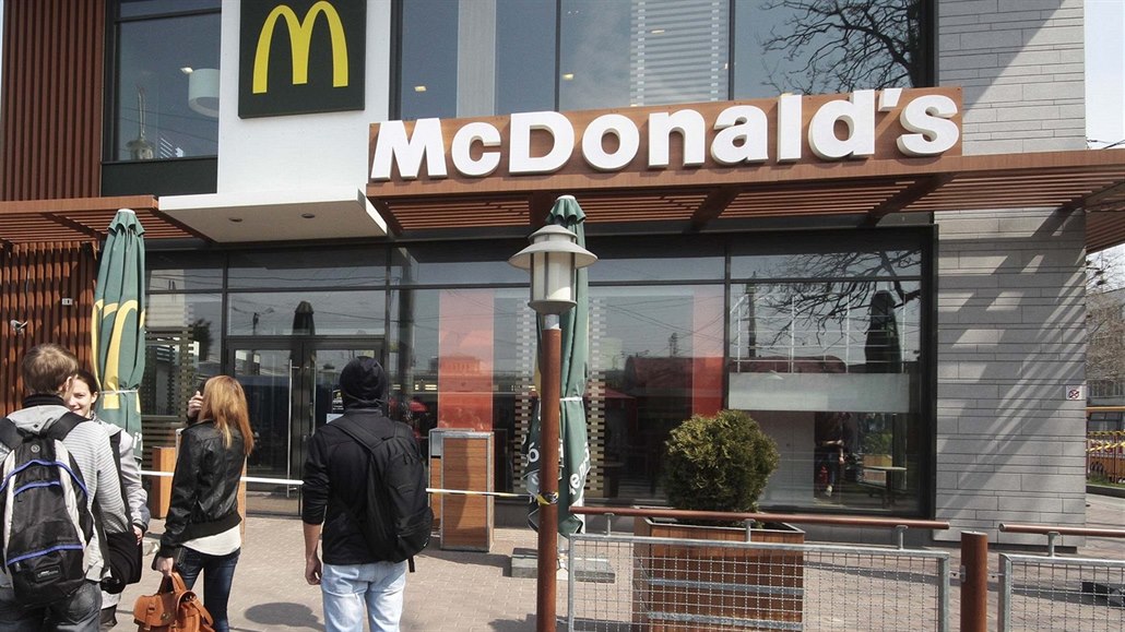 Rasová diskriminace v McDonald's? Manažerky žalují řetězec kvůli vyloučení  černochů z čelních pozic | Byznys | Lidovky.cz