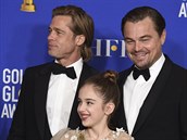Brad Pitt, Julia Butters a Leonardo DiCaprio se divkm pedvedli ve snmku...